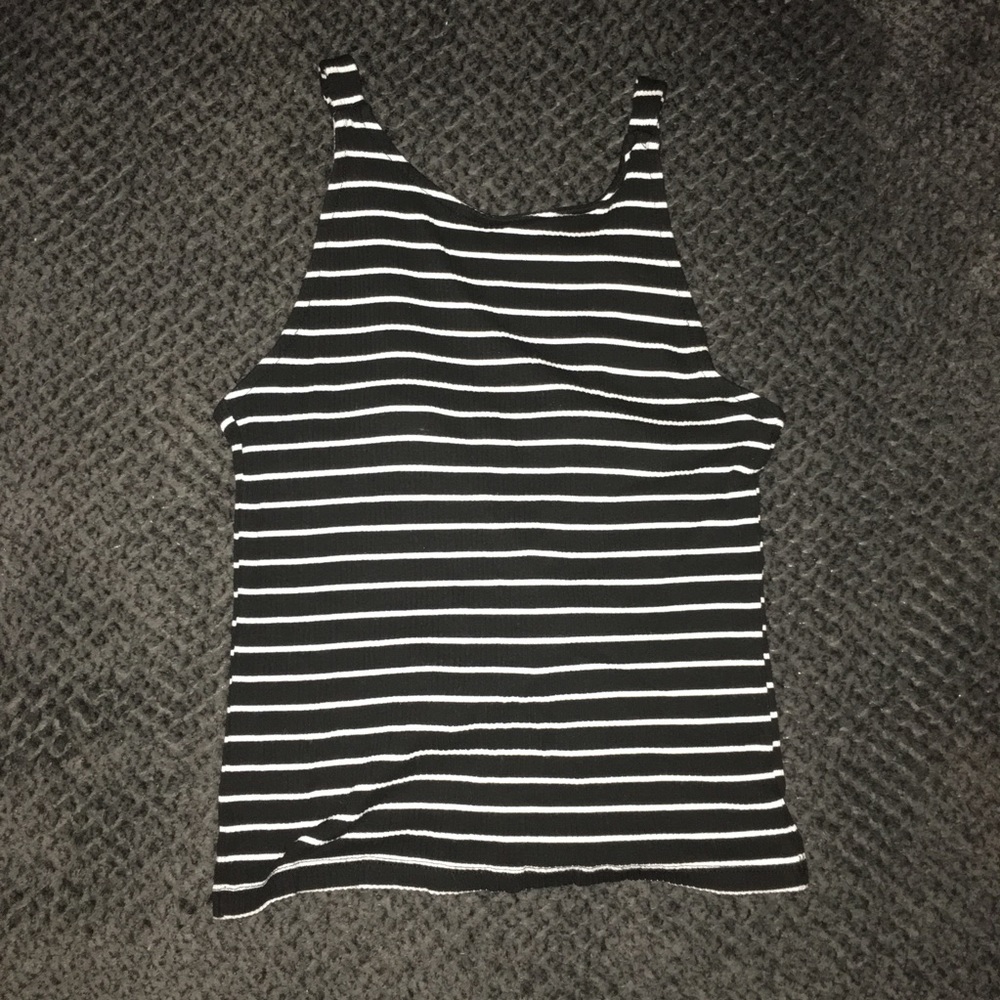 AEO Woman’s Crop Top